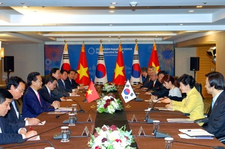 Hội đàm giữa Thủ tướng Nguyễn Tấn Dũng và Tổng thống Hàn Quốc Park Geun-hye - ảnh 2